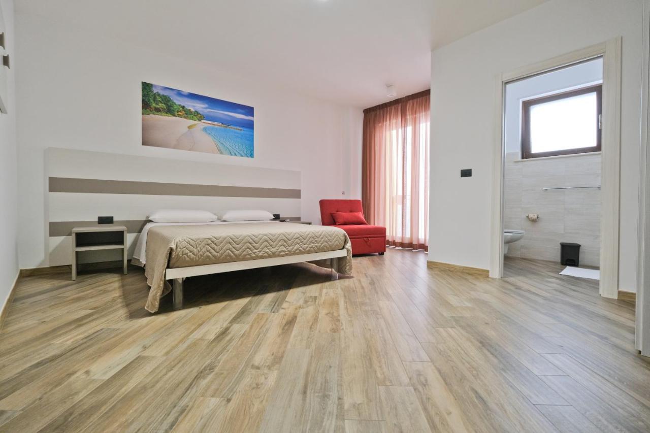 Il Porto Affittacamere B&B บรินดิซิ ภายนอก รูปภาพ