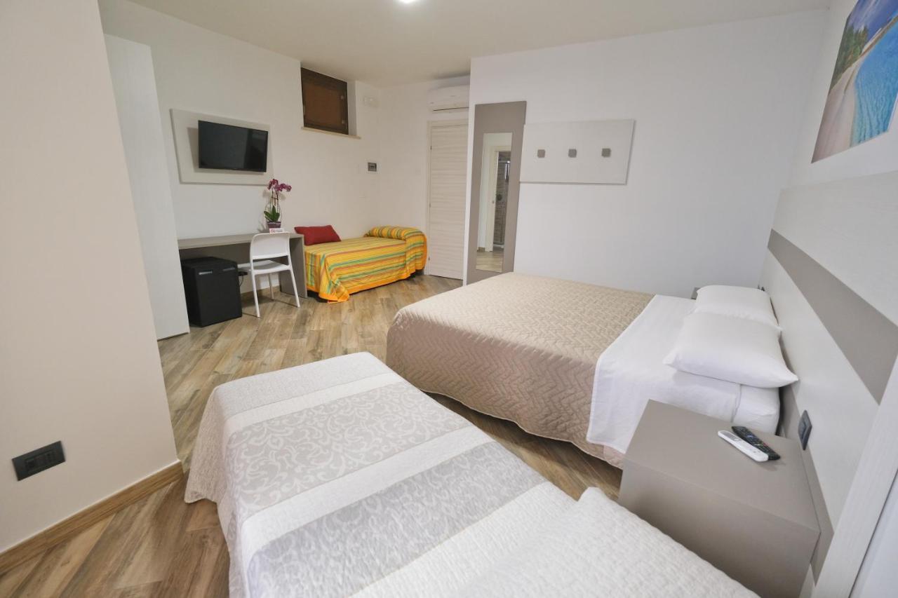 Il Porto Affittacamere B&B บรินดิซิ ภายนอก รูปภาพ