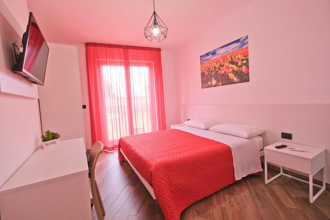 Il Porto Affittacamere B&B บรินดิซิ ภายนอก รูปภาพ